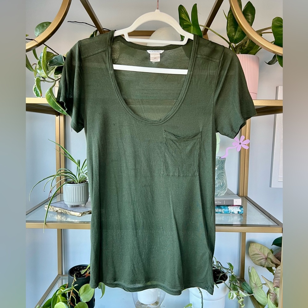 Club Monaco Olive Short Sleeve Pocketed Scoop Neck Tee